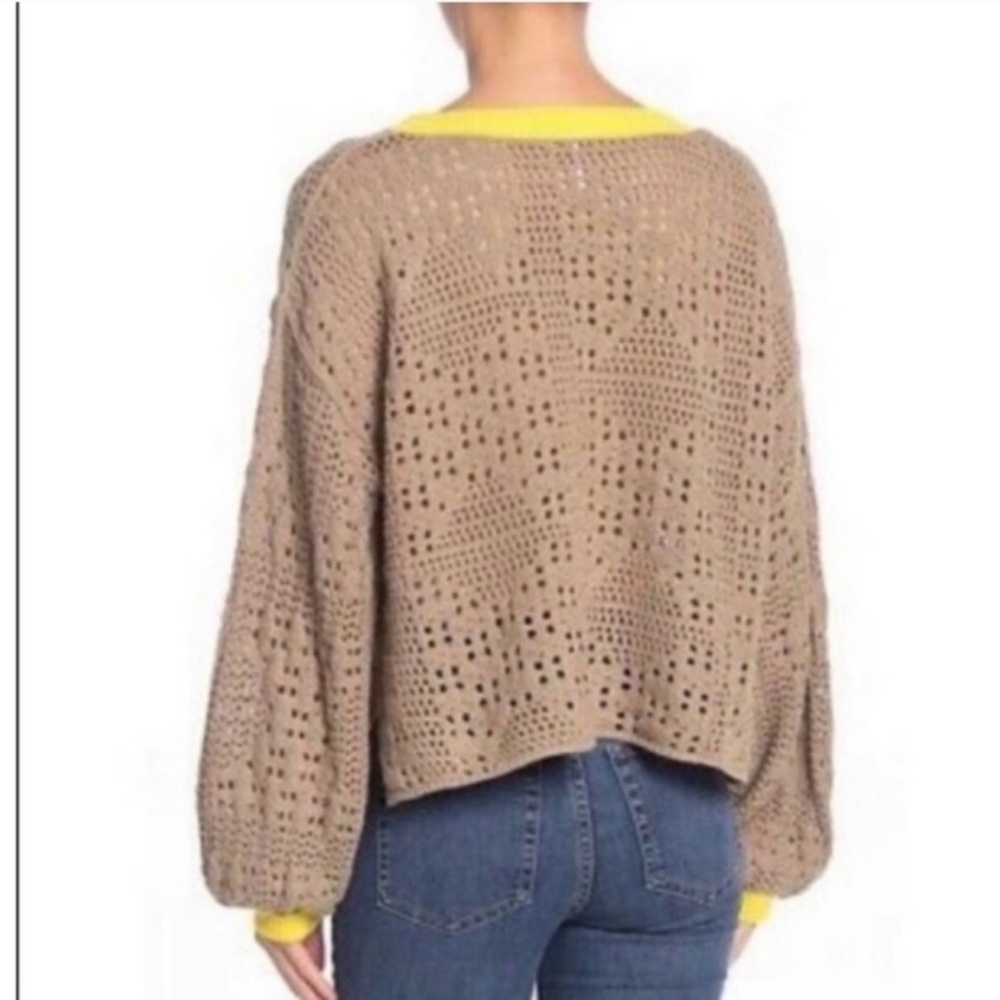 Free People Home Run Cropped Sweater Tan Yellow Trim Size M Boxy Fit - Picture 3 of 14